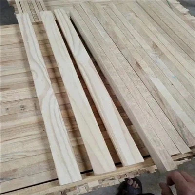 Tavola in legno di pino con giuntura più fine